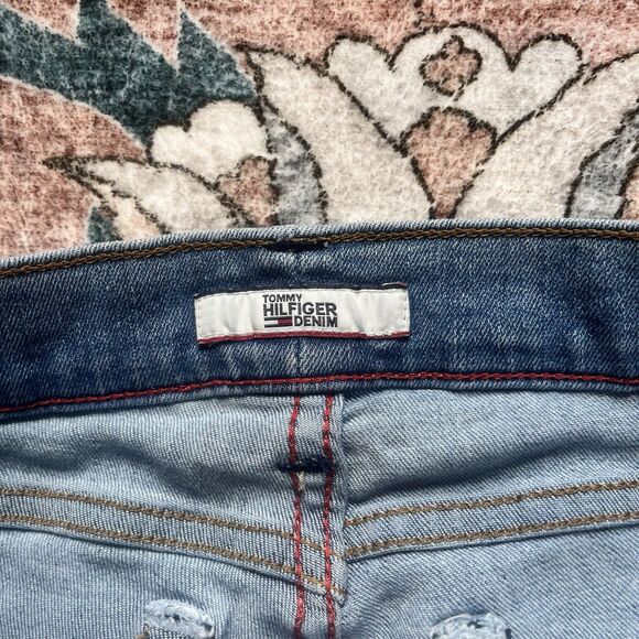 Tommy Hilfiger Womens Denim Floral Embroidery Size 2 Raw Hem Light Wash EUC - Picture 8 of 10